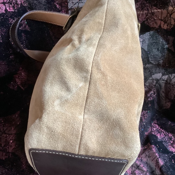 Vintage Coach Hampton Tan Suede Leather Handbag - Picture 5 of 11
